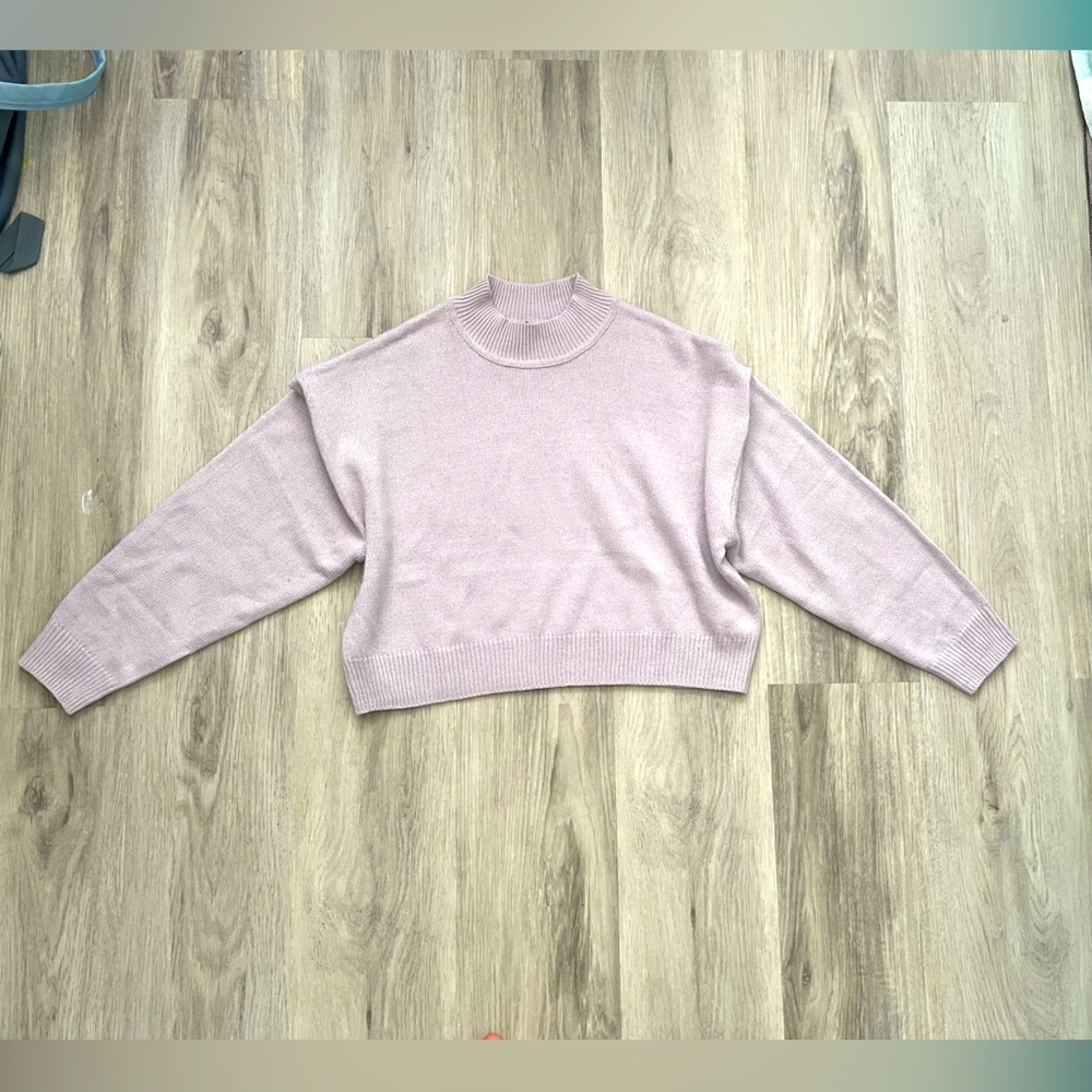 H&M Pastel Cropped sweater